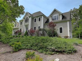 129 Staples Rd, Cumberland, RI 02864