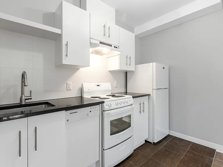 467 Slater St — Photo 50