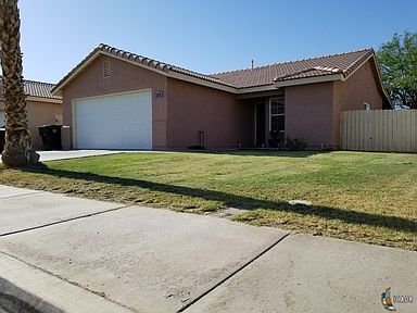 1279 R Santos St Calexico Ca 92231 Zillow