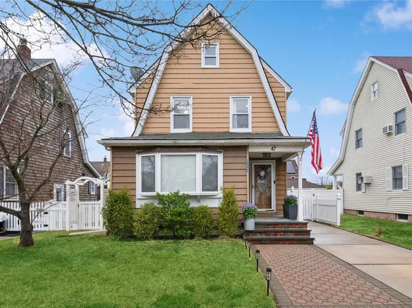 47 Juniper Avenue, Mineola, NY 11501