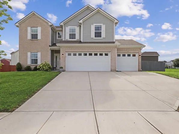 2317 Shadow Trace Way, Greenwood, IN 46143