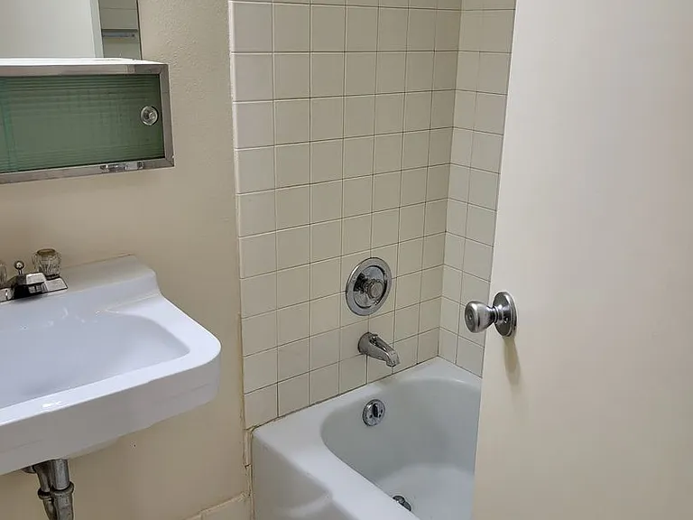 441 Quincy Below — Photo 10