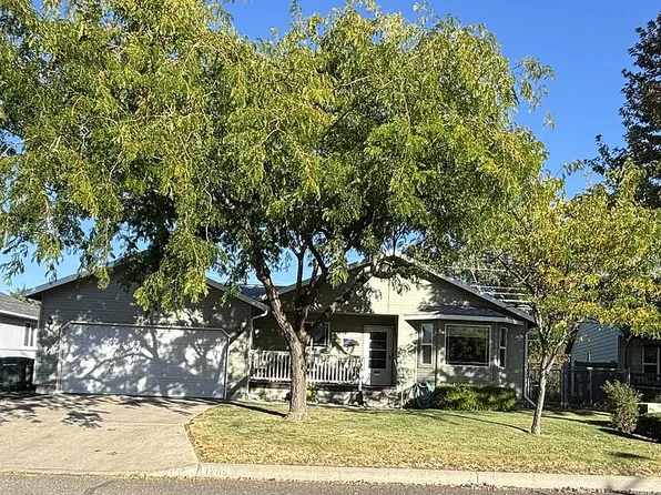 1209 22nd St, La Grande, OR 97850