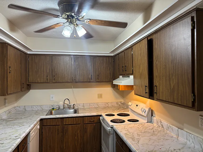 2500 Houma Blvd #303 — Photo 7