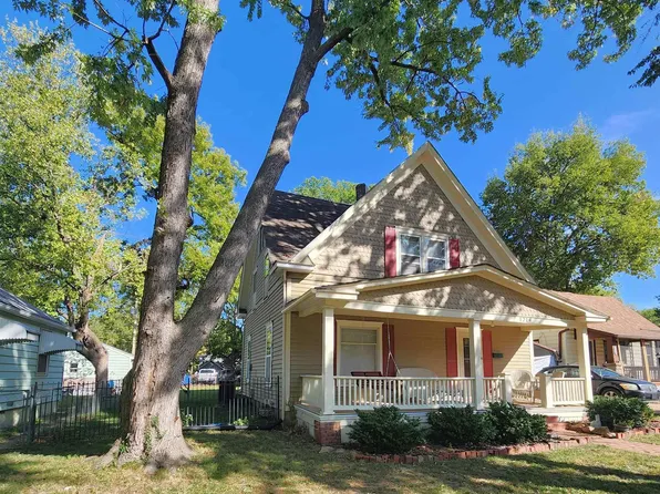1214 SW Randolph Ave, Topeka, KS 66604