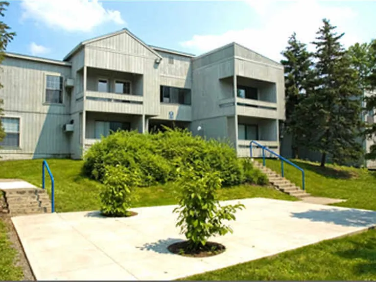 University Park Apartments near Cornell University — Photo 18