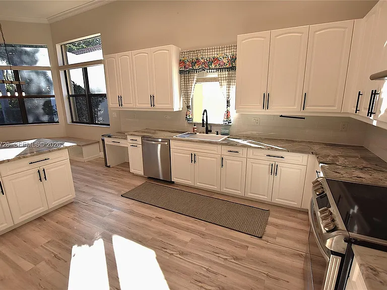10086 Noceto Way — Photo 48