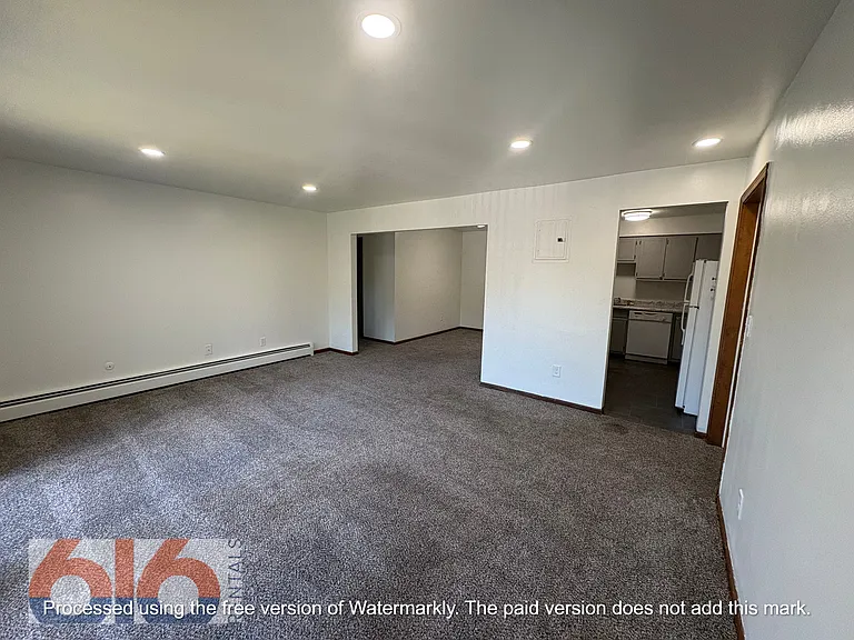 660 56th St SE #12 — Photo 4