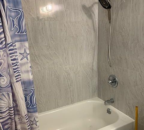 5th image of 1055 N Capitol Ave APT 26