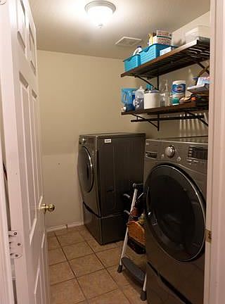 3rd image of 6614 Kinross Dr