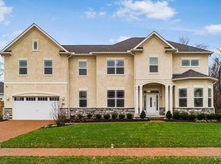 1099 Pinnacle Club Dr, Grove City, OH 43123