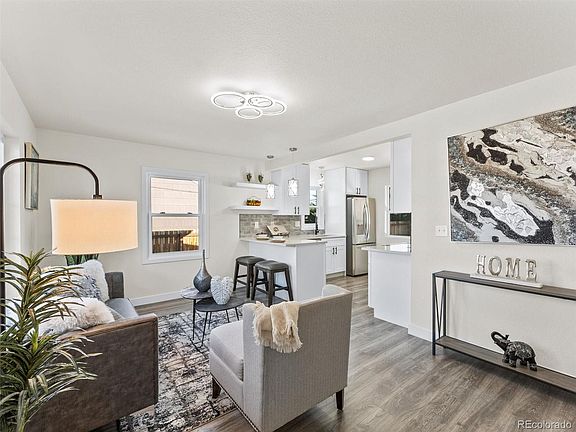 3rd image of 2826 W Park Place