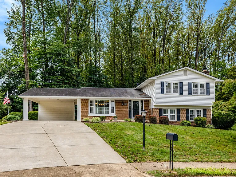 615 Kearney Ct SW — Photo 1