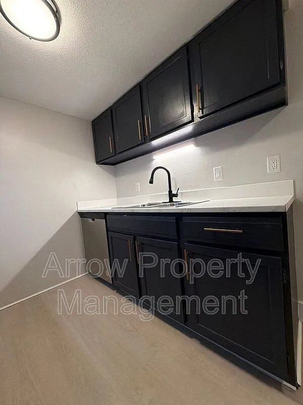 1 bed, 1.0 bath, 598 sqft, $795 — Photo 4