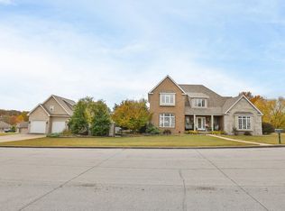 1950 E Meadow Drive, Bolivar, MO 65613