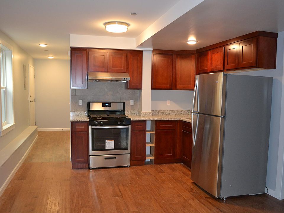 kitchen & entry