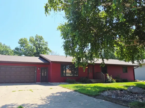 200 N 8th Ave W, Hartley, IA 51346