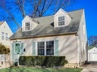 5136 N Shoreland Ave, Whitefish Bay, WI 53217