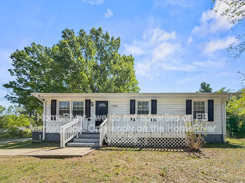 3 bed, 1.0 bath, 960 sqft, $1,350 — Photo 1