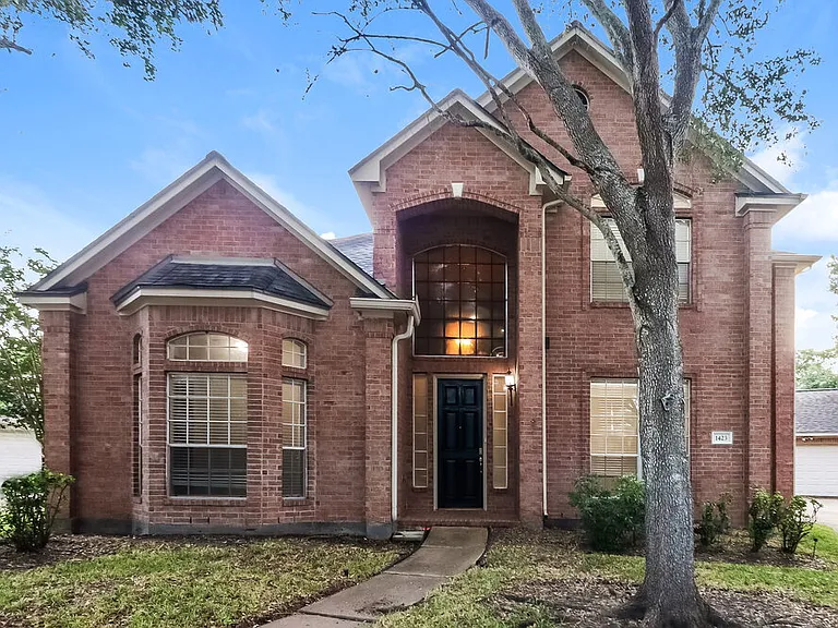 1423 Tilman Dr — Photo 1