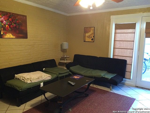 1st image of 408 IRA AVE #8