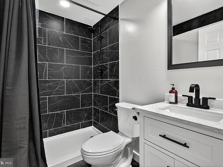 27 Planetree Dr #1 — Photo 32