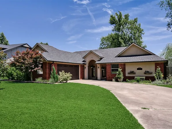 1304 NW K St, Bentonville, AR 72712
