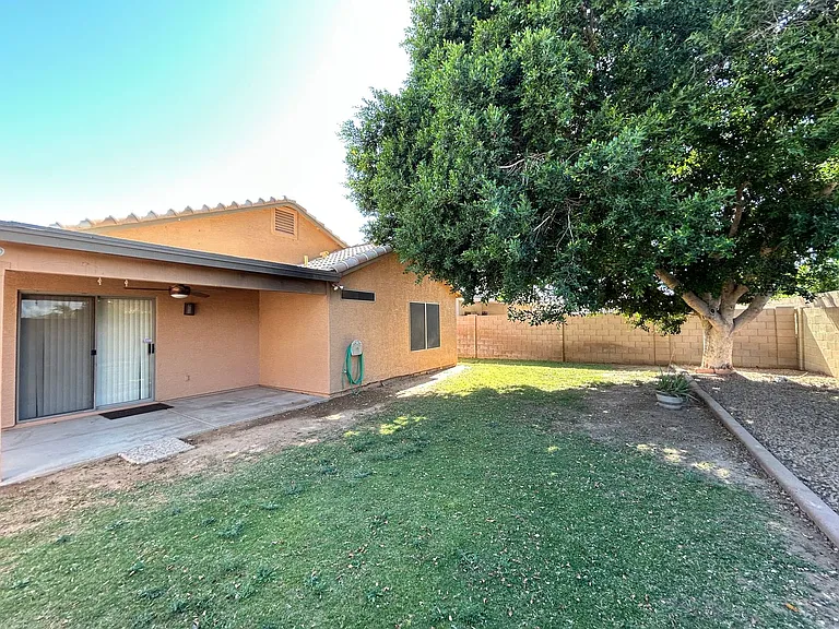 11418 W Cambridge Ave — Photo 22