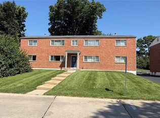 7403-7401 Olian Dr, Hazelwood, MO 63042