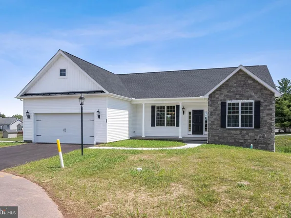 180 Patterson Dr #50, Stewartstown, PA 17363