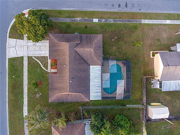 5th image of 12005 Club Woods Dr