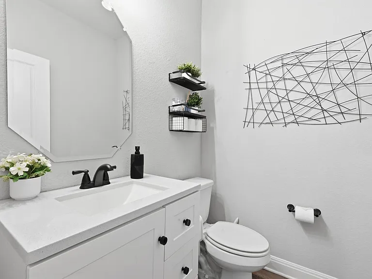 210 Purple Heart Dr — Photo 18