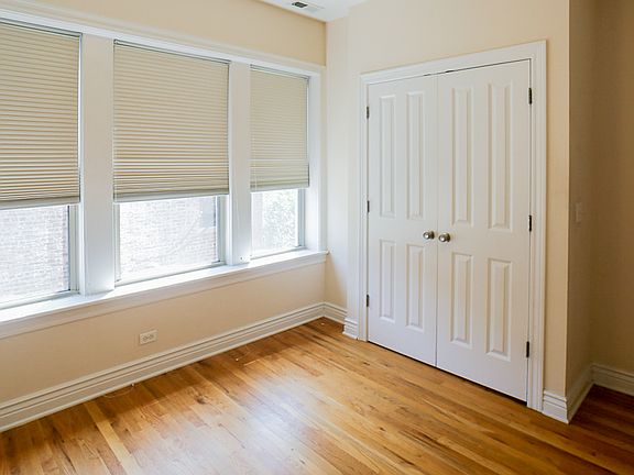 3rd image of 1210 1/2 W Waveland Ave #3