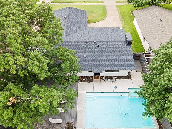 2nd image of 3409 High Vista Dr