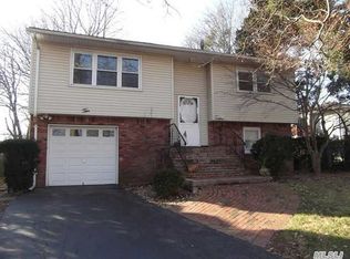 10 Wagner Ct, Melville, NY 11747