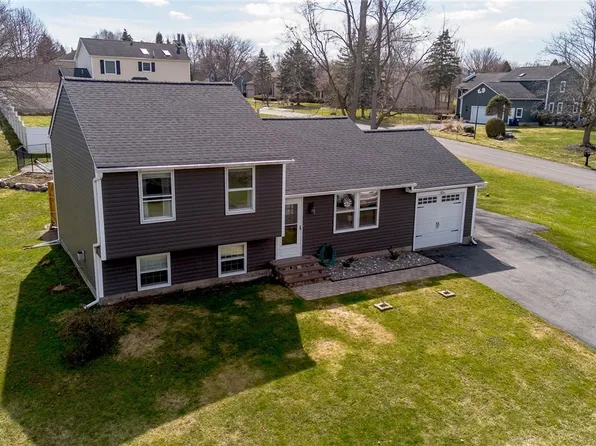 129 Bent Tree Ln, Baldwinsville, NY 13027