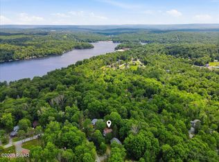 1458/63 Woodcrest Ln, Lake Ariel, PA 18436