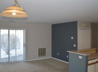 947 Rockefeller Ln, Madison, WI 53704