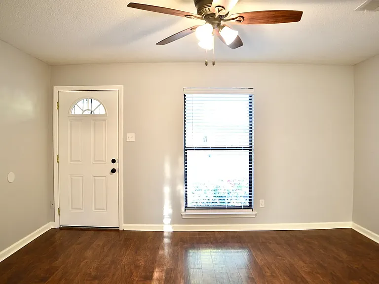 925 Greenview Rd — Photo 9