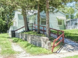 1270 E 34th St, Des Moines, IA 50317