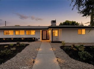 20540 Oxnard St, Woodland Hills, CA 91367
