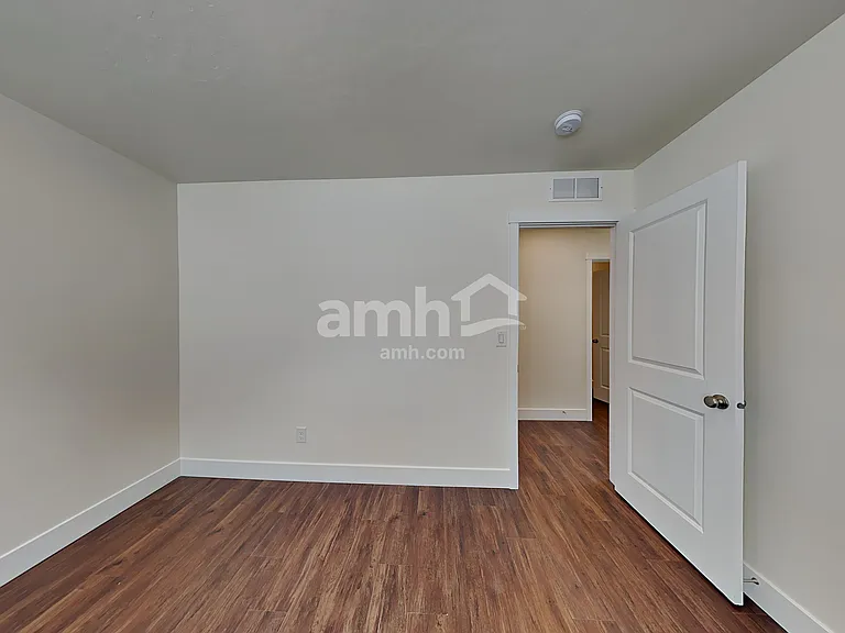 1422 N Barkvine Ave — Photo 19