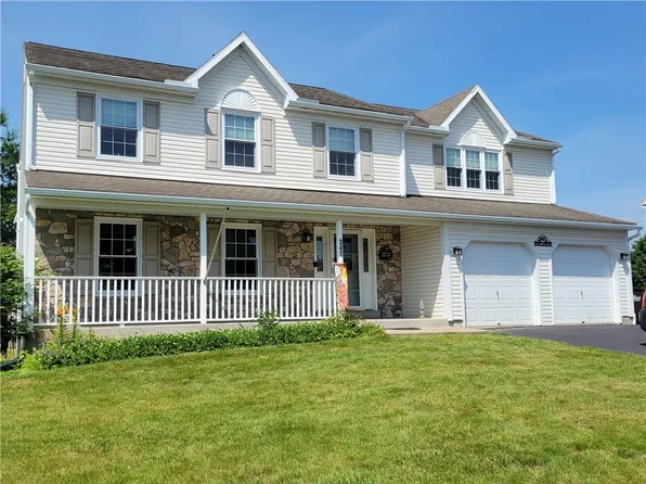 347 Rosecliff Dr, Douglassville, PA 19518