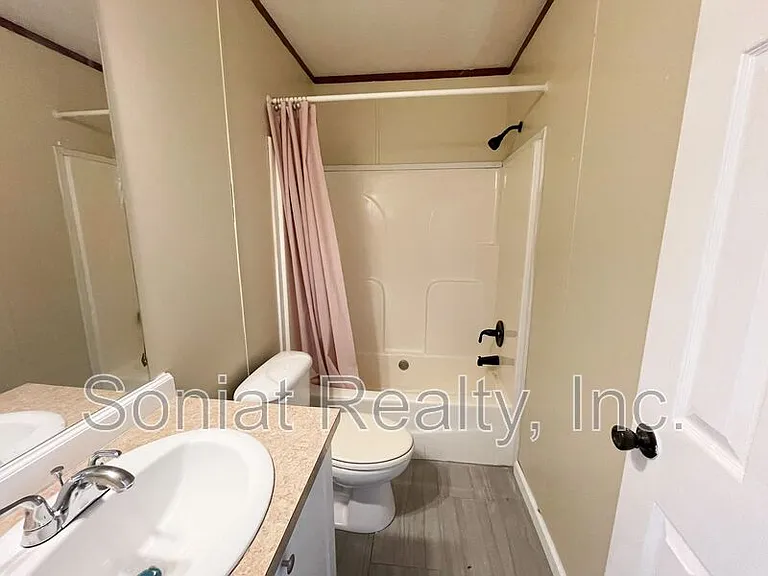 2531 N Miro St — Photo 7