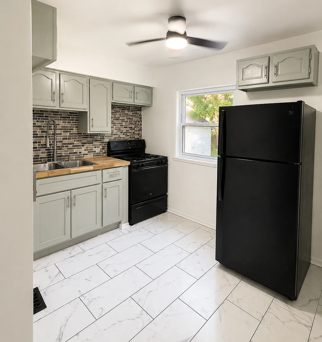 3 bed, 720 sqft, $1,650 — Photo 3