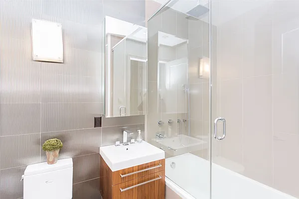 Rented by Chase Global Realty Corp | media 15