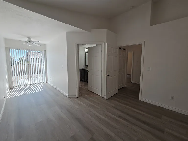 1612 N Torrey Pines Dr #104 — Photo 16