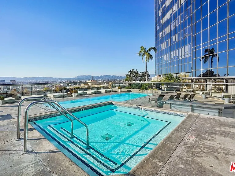 1100 Wilshire Blvd #2201 — Photo 29