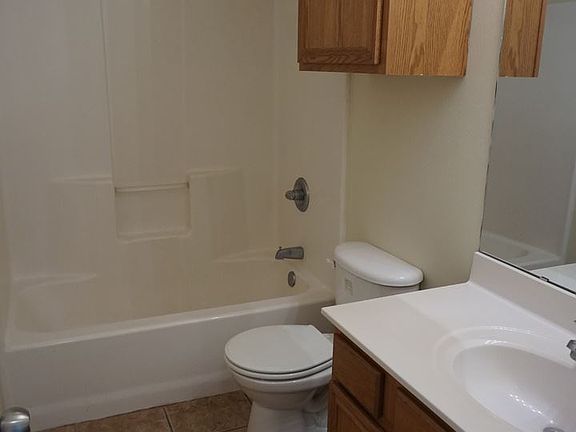 5th image of 702 N Englewood Ave APT B