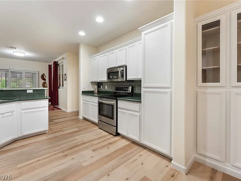 2565 Leighton Ave — Photo 15